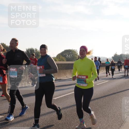 03.10.2025 - Köhlbrandbrückenlauf Fabian Wolf http://msf.ph/oto/9015899 03.10.2025 09:25:33 Position 3 2137, 2041, 2213 meine-sportfotos.de