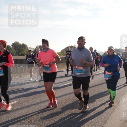 03.10.2025 - Köhlbrandbrückenlauf Fabian Wolf http://msf.ph/oto/9016187 03.10.2025 09:25:52 Position 3 3199, 2612, 2613, 381 meine-sportfotos.de