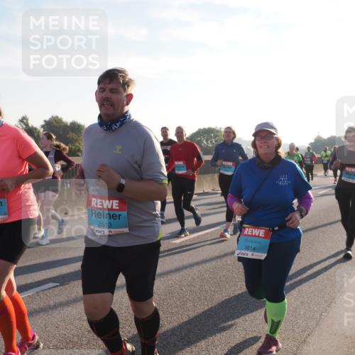 03.10.2025 - Köhlbrandbrückenlauf Fabian Wolf http://msf.ph/oto/9016206 03.10.2025 09:25:53 Position 3 2612, 2613, 3814 meine-sportfotos.de