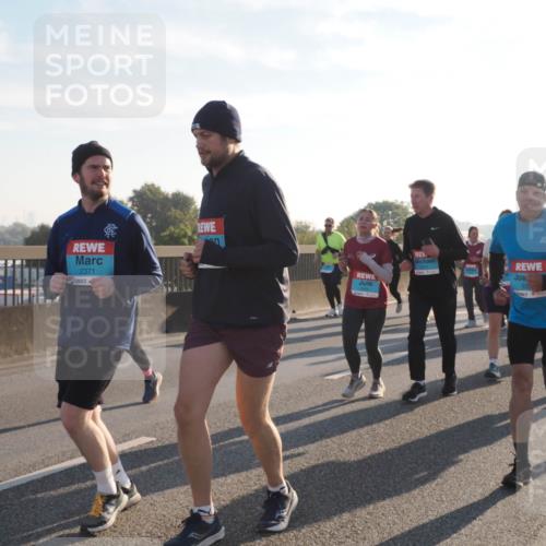 03.10.2025 - Köhlbrandbrückenlauf Fabian Wolf http://msf.ph/oto/9016473 03.10.2025 09:26:03 Position 3 2371, 2465, 2511, 339 meine-sportfotos.de