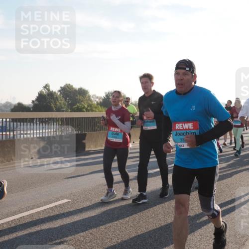 03.10.2025 - Köhlbrandbrückenlauf Fabian Wolf http://msf.ph/oto/9016496 03.10.2025 09:26:04 Position 3 2465, 2511, 33 meine-sportfotos.de