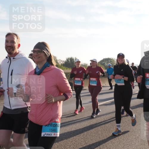 03.10.2025 - Köhlbrandbrückenlauf Fabian Wolf http://msf.ph/oto/9016604 03.10.2025 09:26:10 Position 3 1546, 2378, 2725, 2348 meine-sportfotos.de