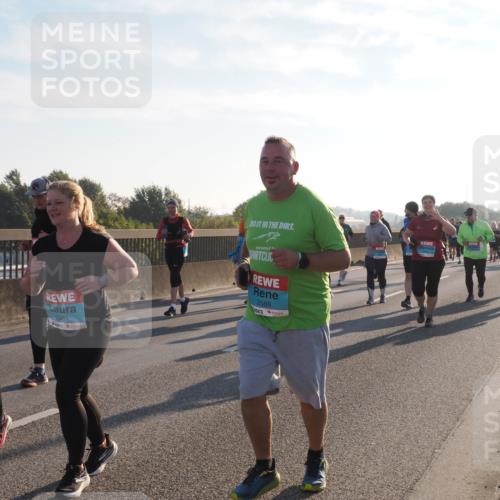 03.10.2025 - Köhlbrandbrückenlauf Fabian Wolf http://msf.ph/oto/9016668 03.10.2025 09:26:14 Position 3 2438, 2434, 3588 meine-sportfotos.de