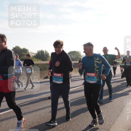 03.10.2025 - Köhlbrandbrückenlauf Fabian Wolf http://msf.ph/oto/9016989 03.10.2025 09:26:27 Position 3 442, 3437, 3438 meine-sportfotos.de