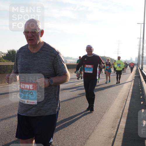 03.10.2025 - Köhlbrandbrückenlauf Fabian Wolf http://msf.ph/oto/9017253 03.10.2025 09:26:38 Position 3 2513, 2418 meine-sportfotos.de
