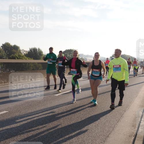 03.10.2025 - Köhlbrandbrückenlauf Fabian Wolf http://msf.ph/oto/9017351 03.10.2025 09:26:42 Position 3 2419, 2261, 2412 meine-sportfotos.de