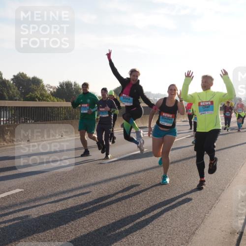 03.10.2025 - Köhlbrandbrückenlauf Fabian Wolf http://msf.ph/oto/9017356 03.10.2025 09:26:42 Position 3 2419, 2261, 2412 meine-sportfotos.de