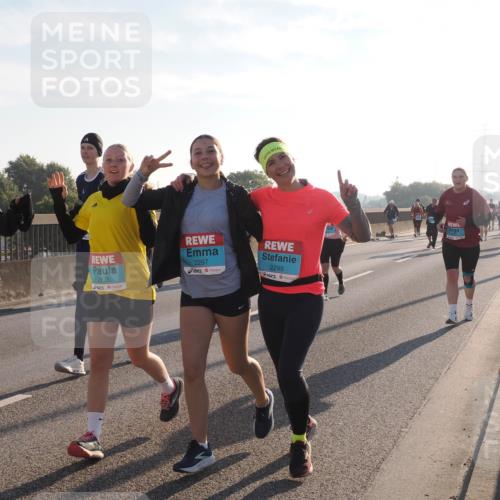 03.10.2025 - Köhlbrandbrückenlauf Fabian Wolf http://msf.ph/oto/9017546 03.10.2025 09:26:52 Position 3 2875, 2297, 2299 meine-sportfotos.de