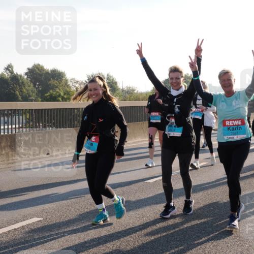 03.10.2025 - Köhlbrandbrückenlauf Fabian Wolf http://msf.ph/oto/9018360 03.10.2025 09:27:46 Position 3 2926, 2928, 256, 2927 meine-sportfotos.de