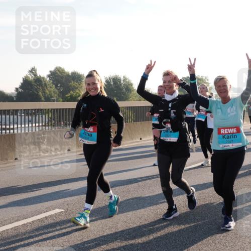03.10.2025 - Köhlbrandbrückenlauf Fabian Wolf http://msf.ph/oto/9018364 03.10.2025 09:27:46 Position 3 2926, 2928, 2927 meine-sportfotos.de