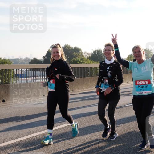 03.10.2025 - Köhlbrandbrückenlauf Fabian Wolf http://msf.ph/oto/9018370 03.10.2025 09:27:46 Position 3 26, 2928, 2927 meine-sportfotos.de