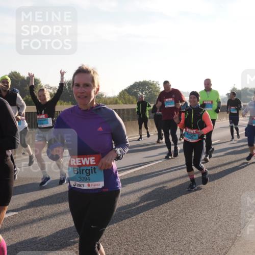 03.10.2025 - Köhlbrandbrückenlauf Fabian Wolf http://msf.ph/oto/9018408 03.10.2025 09:27:49 Position 3 3095, 3094 meine-sportfotos.de