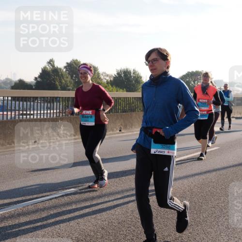 03.10.2025 - Köhlbrandbrückenlauf Fabian Wolf http://msf.ph/oto/9018744 03.10.2025 09:28:11 Position 3 3284, 3286 meine-sportfotos.de