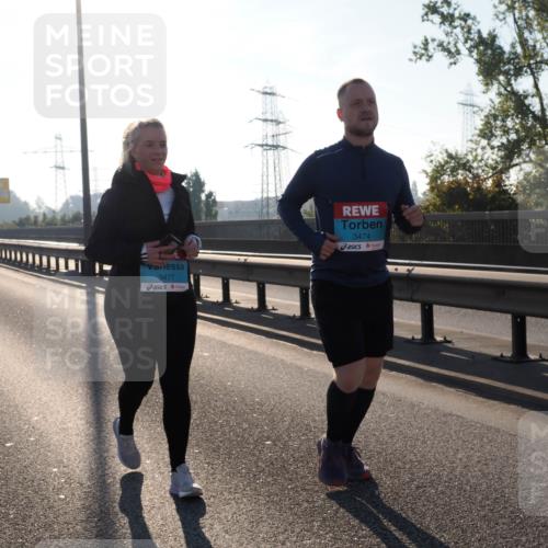 03.10.2025 - Köhlbrandbrückenlauf Fabian Wolf http://msf.ph/oto/9019977 03.10.2025 09:29:54 Position 3 3477, 3474 meine-sportfotos.de