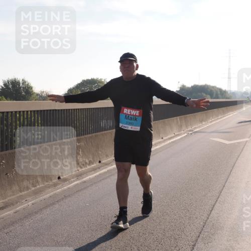 03.10.2025 - Köhlbrandbrückenlauf Fabian Wolf http://msf.ph/oto/9020314 03.10.2025 09:30:25 Position 3 2360 meine-sportfotos.de