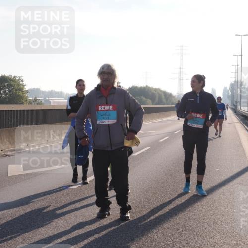03.10.2025 - Köhlbrandbrückenlauf Fabian Wolf http://msf.ph/oto/9020380 03.10.2025 09:30:45 Position 3 3774, 3776 meine-sportfotos.de