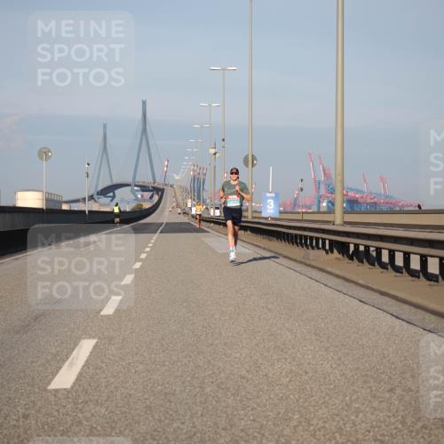 03.10.2025 - Köhlbrandbrückenlauf Fabian Wolf http://msf.ph/oto/9021061 03.10.2025 09:34:02 Position 3  meine-sportfotos.de