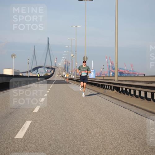 03.10.2025 - Köhlbrandbrückenlauf Fabian Wolf http://msf.ph/oto/9021075 03.10.2025 09:34:02 Position 3  meine-sportfotos.de