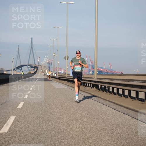 03.10.2025 - Köhlbrandbrückenlauf Fabian Wolf http://msf.ph/oto/9021116 03.10.2025 09:34:04 Position 3  meine-sportfotos.de