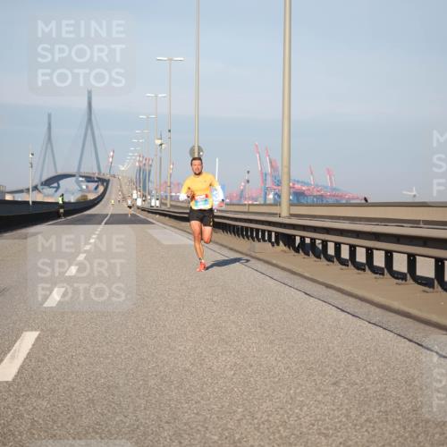 03.10.2025 - Köhlbrandbrückenlauf Fabian Wolf http://msf.ph/oto/9021186 03.10.2025 09:34:18 Position 3  meine-sportfotos.de