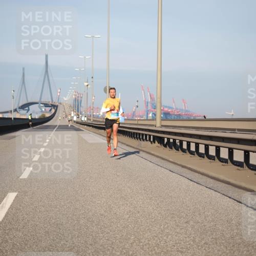 03.10.2025 - Köhlbrandbrückenlauf Fabian Wolf http://msf.ph/oto/9021193 03.10.2025 09:34:18 Position 3  meine-sportfotos.de