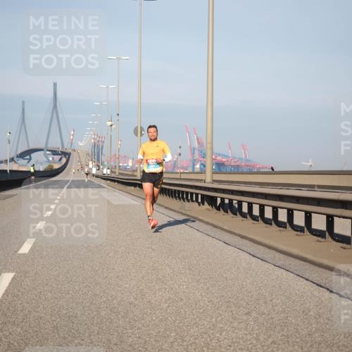 03.10.2025 - Köhlbrandbrückenlauf Fabian Wolf http://msf.ph/oto/9021204 03.10.2025 09:34:18 Position 3  meine-sportfotos.de