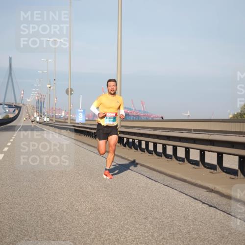 03.10.2025 - Köhlbrandbrückenlauf Fabian Wolf http://msf.ph/oto/9021230 03.10.2025 09:34:20 Position 3 3 meine-sportfotos.de