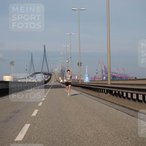 03.10.2025 - Köhlbrandbrückenlauf Fabian Wolf http://msf.ph/oto/9021245 03.10.2025 09:34:37 Position 3 3 meine-sportfotos.de
