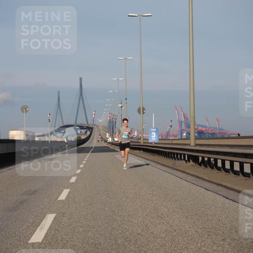 03.10.2025 - Köhlbrandbrückenlauf Fabian Wolf http://msf.ph/oto/9021260 03.10.2025 09:34:38 Position 3 3 meine-sportfotos.de