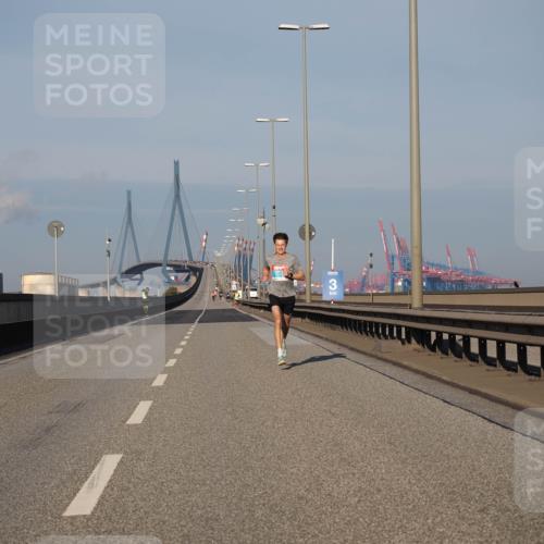 03.10.2025 - Köhlbrandbrückenlauf Fabian Wolf http://msf.ph/oto/9021276 03.10.2025 09:34:39 Position 3 3 meine-sportfotos.de
