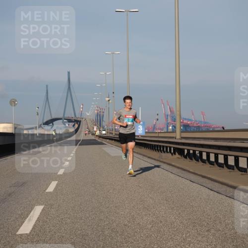 03.10.2025 - Köhlbrandbrückenlauf Fabian Wolf http://msf.ph/oto/9021294 03.10.2025 09:34:40 Position 3  meine-sportfotos.de