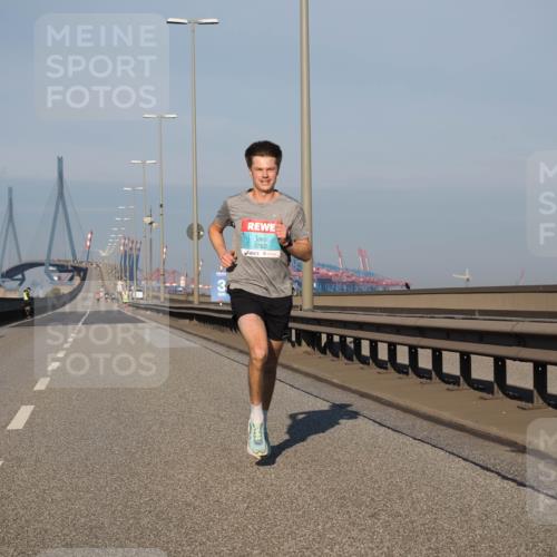 03.10.2025 - Köhlbrandbrückenlauf Fabian Wolf http://msf.ph/oto/9021328 03.10.2025 09:34:42 Position 3 3782 meine-sportfotos.de