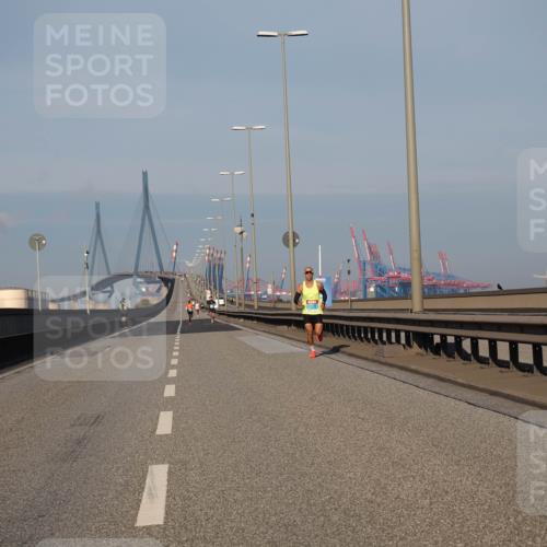 03.10.2025 - Köhlbrandbrückenlauf Fabian Wolf http://msf.ph/oto/9021359 03.10.2025 09:35:07 Position 3  meine-sportfotos.de