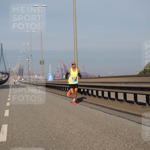 03.10.2025 - Köhlbrandbrückenlauf Fabian Wolf http://msf.ph/oto/9021412 03.10.2025 09:35:10 Position 3 3 meine-sportfotos.de