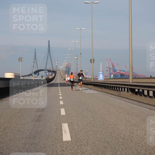 03.10.2025 - Köhlbrandbrückenlauf Fabian Wolf http://msf.ph/oto/9021467 03.10.2025 09:35:23 Position 3 3 meine-sportfotos.de
