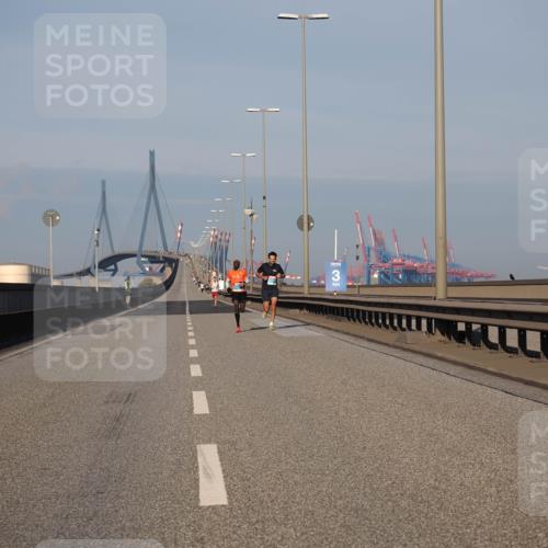 03.10.2025 - Köhlbrandbrückenlauf Fabian Wolf http://msf.ph/oto/9021477 03.10.2025 09:35:23 Position 3  meine-sportfotos.de