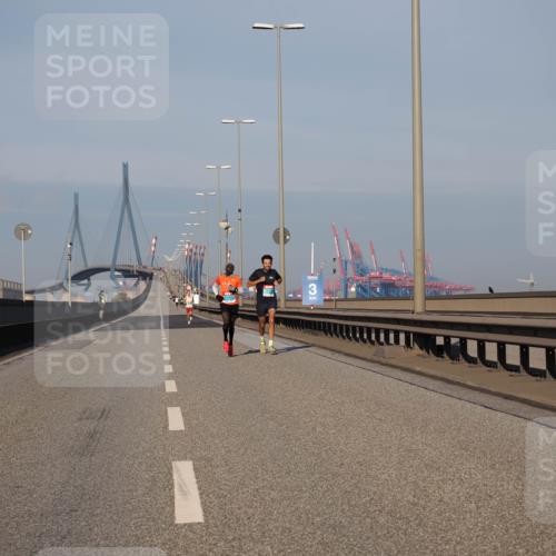 03.10.2025 - Köhlbrandbrückenlauf Fabian Wolf http://msf.ph/oto/9021509 03.10.2025 09:35:25 Position 3  meine-sportfotos.de
