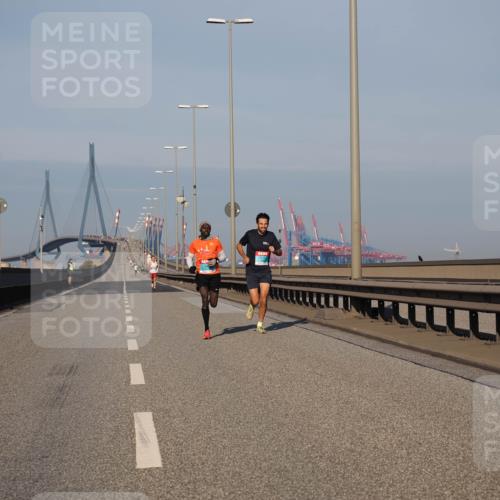 03.10.2025 - Köhlbrandbrückenlauf Fabian Wolf http://msf.ph/oto/9021531 03.10.2025 09:35:27 Position 3  meine-sportfotos.de