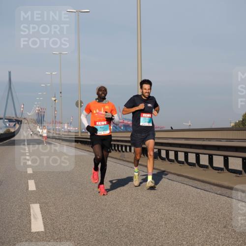 03.10.2025 - Köhlbrandbrückenlauf Fabian Wolf http://msf.ph/oto/9021574 03.10.2025 09:35:30 Position 3 3714, 3760 meine-sportfotos.de