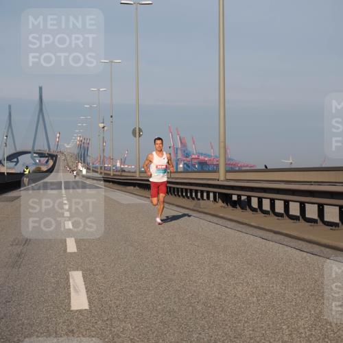 03.10.2025 - Köhlbrandbrückenlauf Fabian Wolf http://msf.ph/oto/9021612 03.10.2025 09:35:40 Position 3  meine-sportfotos.de
