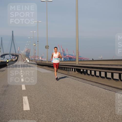 03.10.2025 - Köhlbrandbrückenlauf Fabian Wolf http://msf.ph/oto/9021615 03.10.2025 09:35:40 Position 3  meine-sportfotos.de