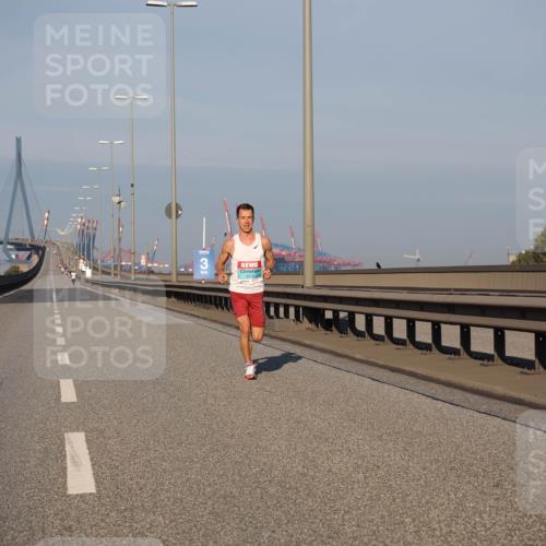 03.10.2025 - Köhlbrandbrückenlauf Fabian Wolf http://msf.ph/oto/9021628 03.10.2025 09:35:41 Position 3 3 meine-sportfotos.de
