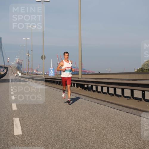 03.10.2025 - Köhlbrandbrückenlauf Fabian Wolf http://msf.ph/oto/9021631 03.10.2025 09:35:41 Position 3  meine-sportfotos.de
