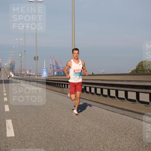 03.10.2025 - Köhlbrandbrückenlauf Fabian Wolf http://msf.ph/oto/9021647 03.10.2025 09:35:42 Position 3 3, 1013 meine-sportfotos.de