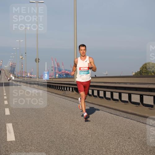 03.10.2025 - Köhlbrandbrückenlauf Fabian Wolf http://msf.ph/oto/9021649 03.10.2025 09:35:42 Position 3 3, 1013 meine-sportfotos.de