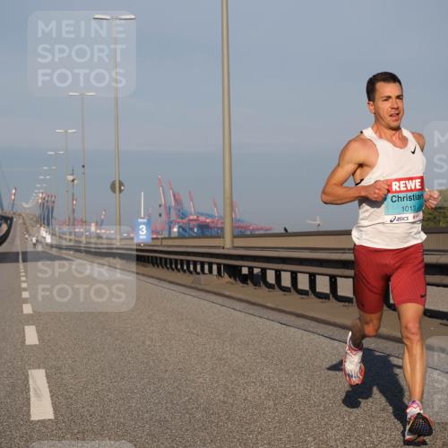 03.10.2025 - Köhlbrandbrückenlauf Fabian Wolf http://msf.ph/oto/9021668 03.10.2025 09:35:43 Position 3 3, 1013 meine-sportfotos.de