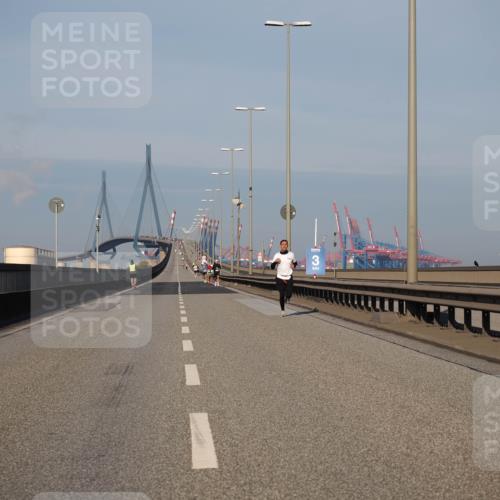 03.10.2025 - Köhlbrandbrückenlauf Fabian Wolf http://msf.ph/oto/9021675 03.10.2025 09:36:11 Position 3  meine-sportfotos.de