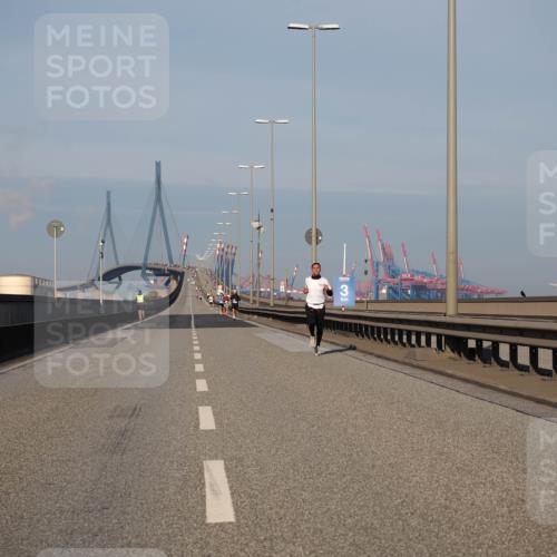 03.10.2025 - Köhlbrandbrückenlauf Fabian Wolf http://msf.ph/oto/9021682 03.10.2025 09:36:12 Position 3 3 meine-sportfotos.de