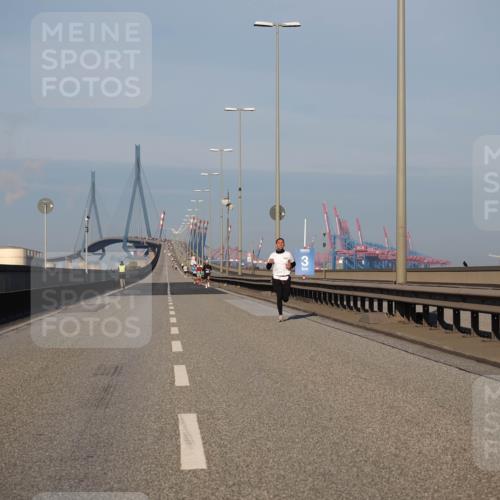 03.10.2025 - Köhlbrandbrückenlauf Fabian Wolf http://msf.ph/oto/9021685 03.10.2025 09:36:12 Position 3  meine-sportfotos.de