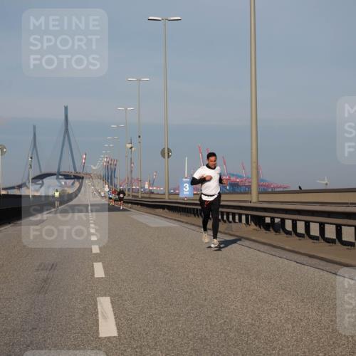 03.10.2025 - Köhlbrandbrückenlauf Fabian Wolf http://msf.ph/oto/9021698 03.10.2025 09:36:15 Position 3 3 meine-sportfotos.de